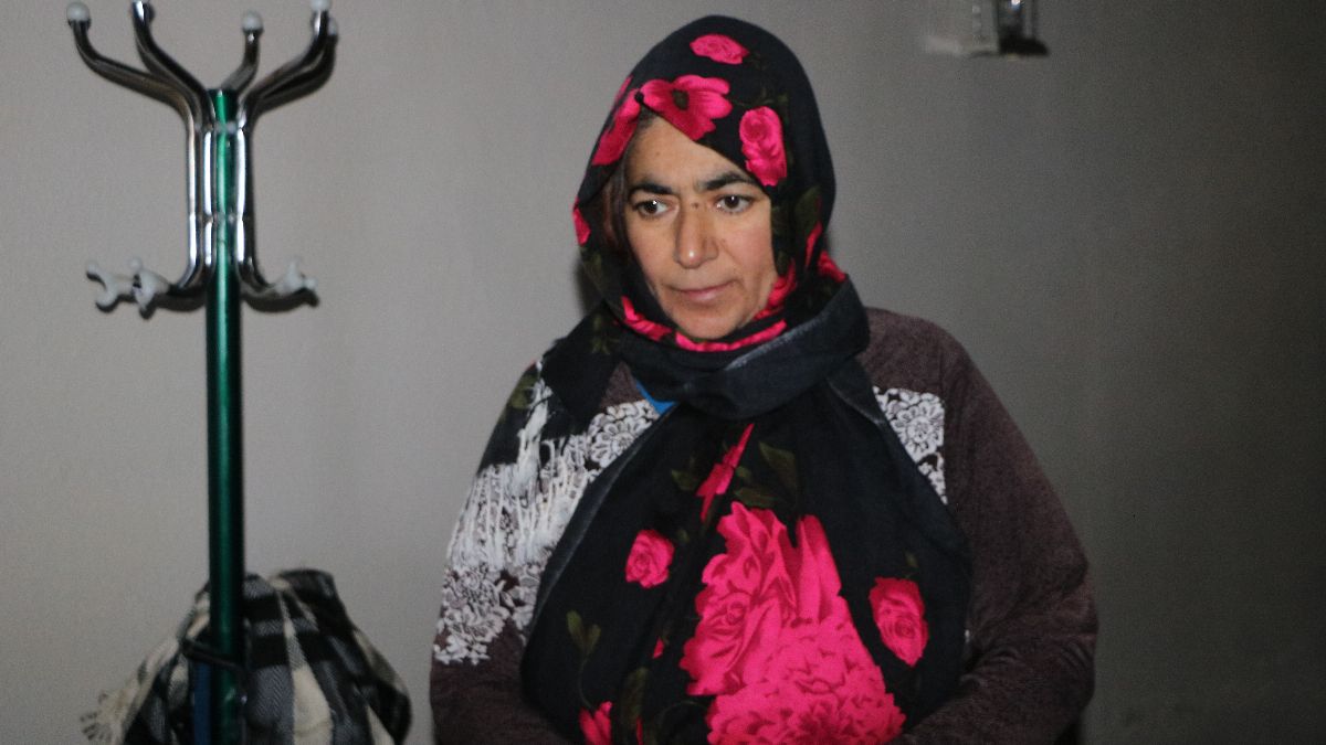 Hakkari’de mezrada tek başına yaşıyor Hakkari’de mezrada tek başına yaşıyor