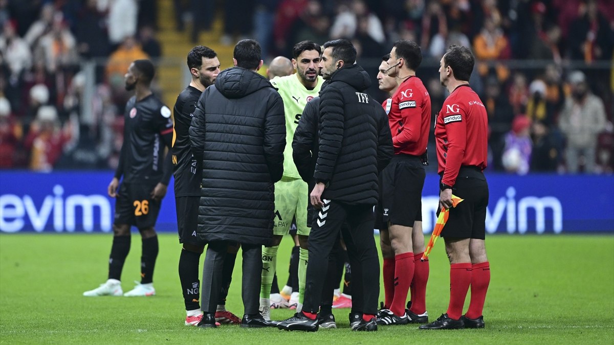 Fenerbahçe'den Galatasaray'a tepki: Türk futbolunu ne hala getirdiniz!