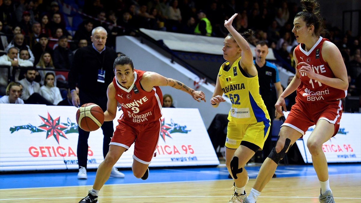 A Milli Kadın Basketbol Takımı'ndan Romanya'ya 38 sayılık fark