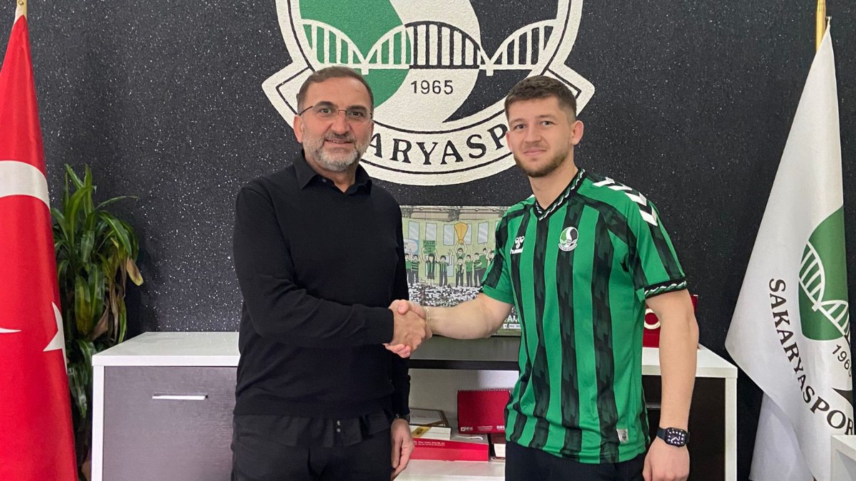 Sakaryaspor, Atanas Kabov'u renklerine bağladı