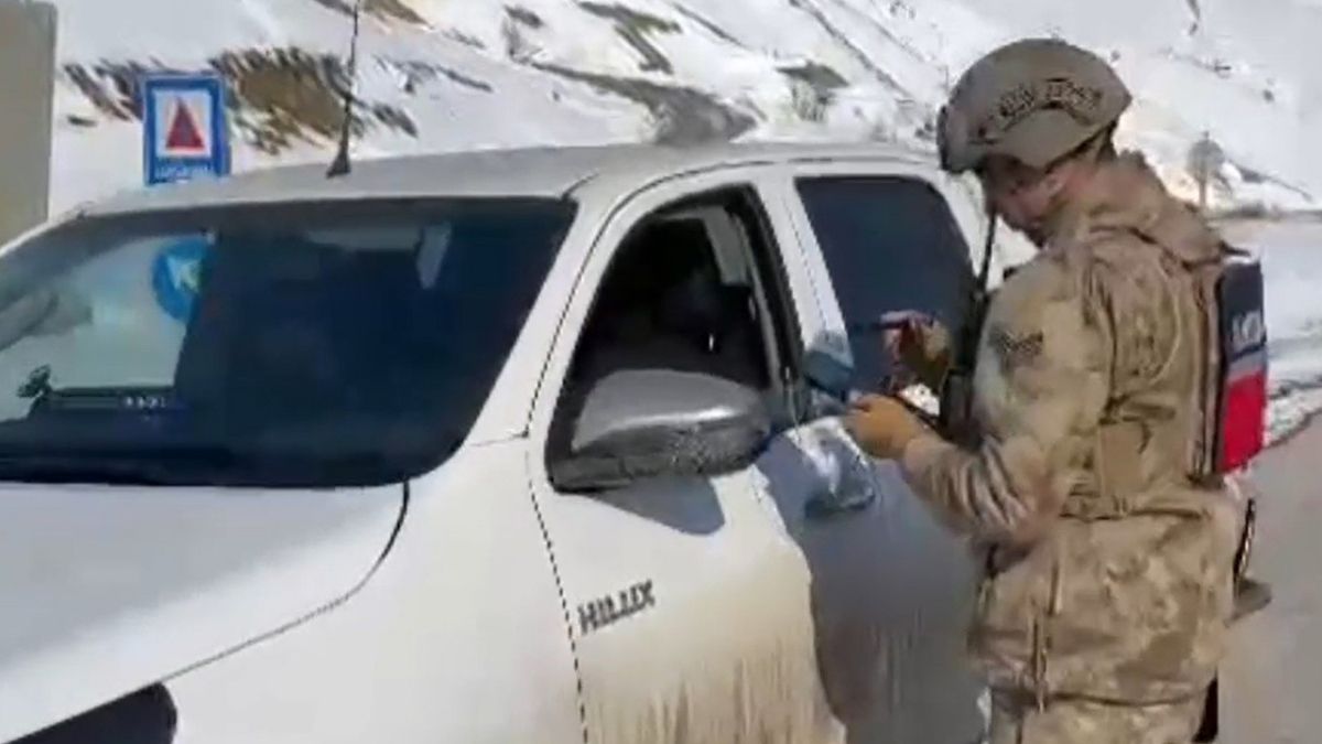 Hakkari’de izinsiz çakar lamba kullananlara 276 bin lira ceza