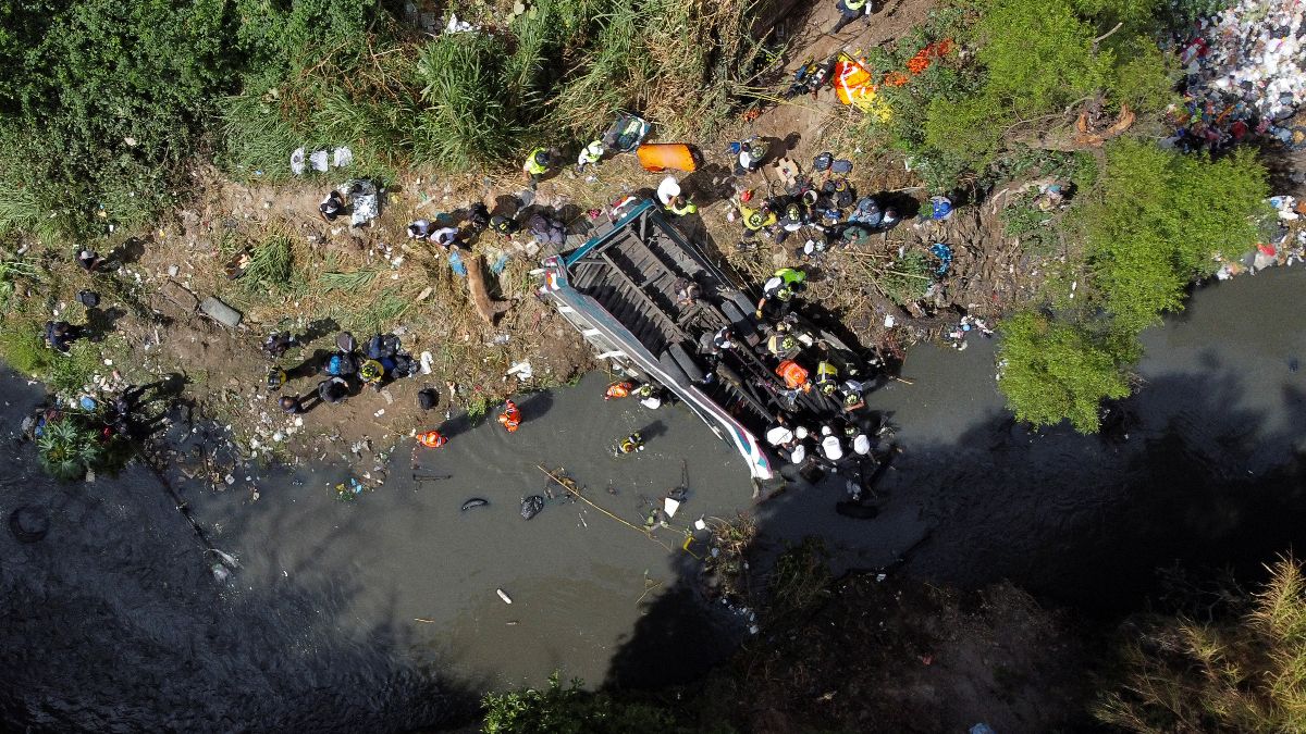 Guatemala’da otobüs köprüden uçtu: 51 kişi öldü
