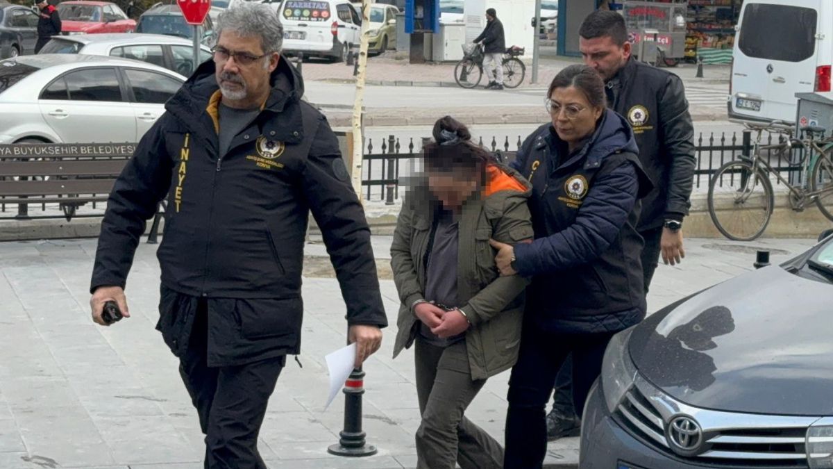 Konya'da sevgilisini otomobilde bıçaklayarak öldürdü