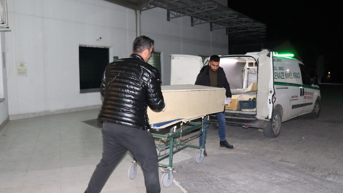 Denizli'de yolun karşısına geçerken otomobil çarptı: 1 ölü