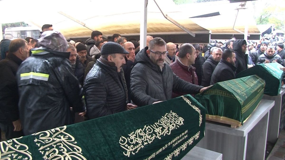 Ankara'da anneleri tarafından öldürülen 2 kardeş son yolculuğuna uğurlandı