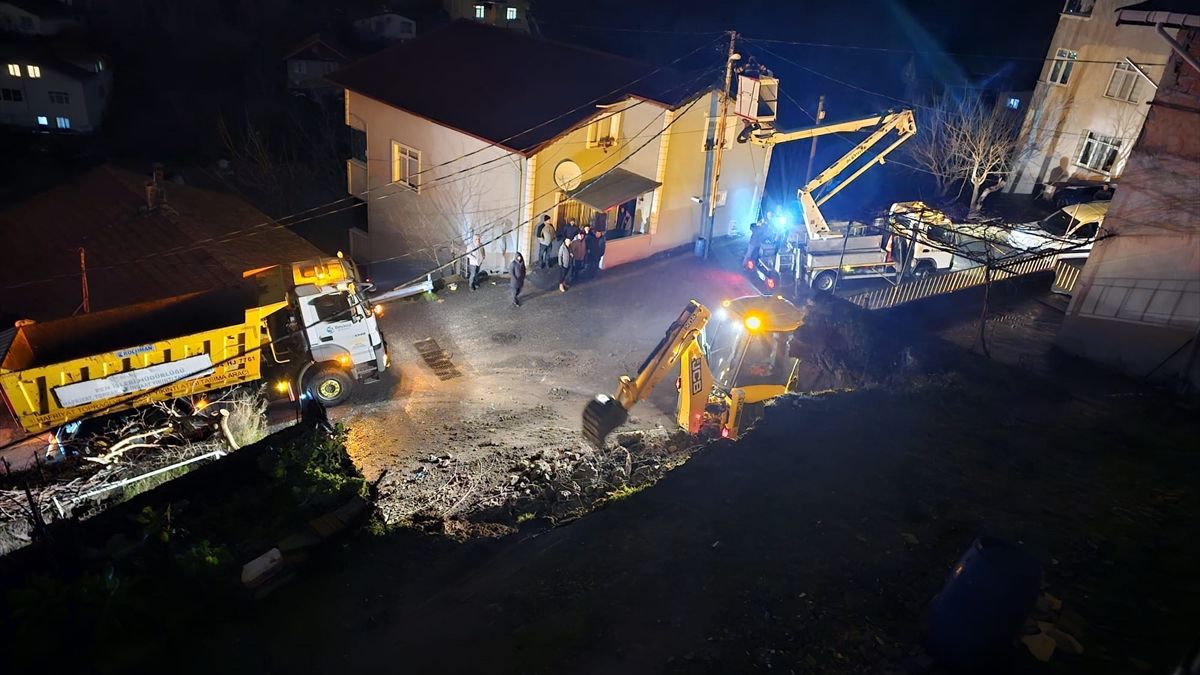 İstanbul Beykoz'da çöken istinat duvarının arkasındaki bina mühürlendi