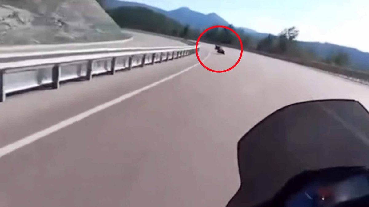 Antalya'da polis memurunun hayatını kaybettiği motosiklet kazası kamerada