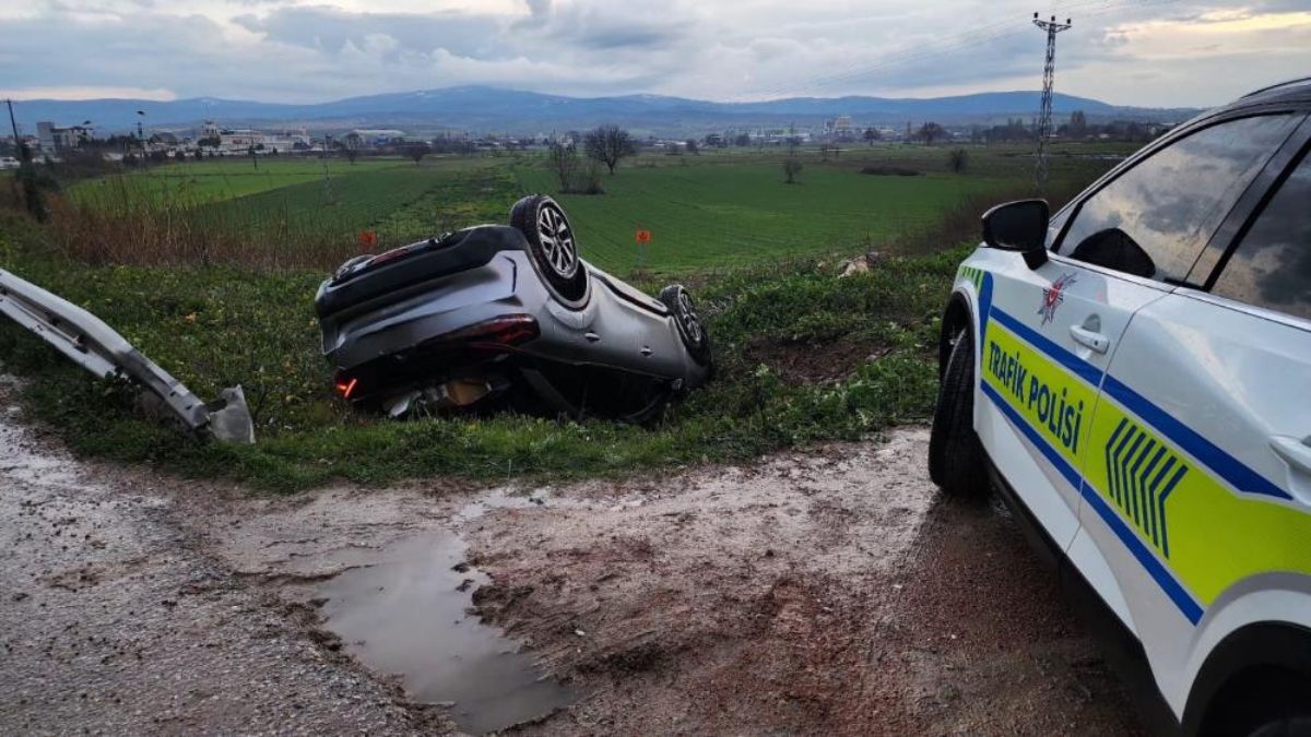Bursa'da yanlış yola giren otomobil takla attı: 1 yaralı
