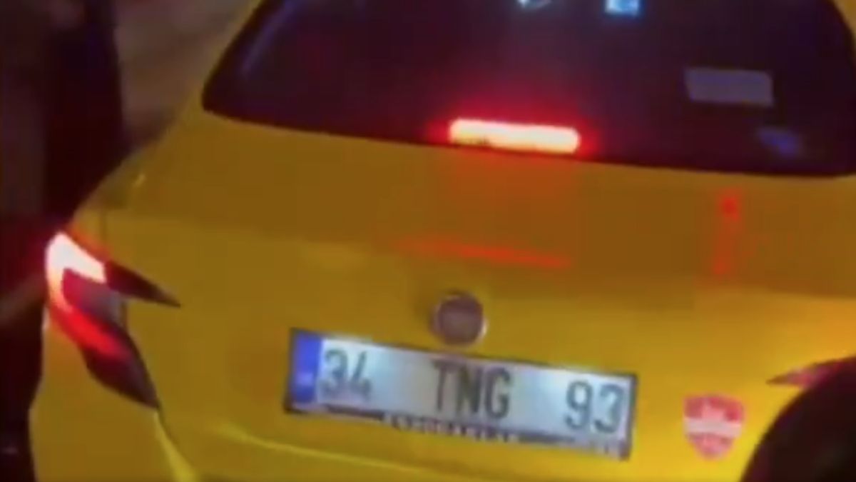 İstanbul'da ambulansa yol vermeyen taksi kamerada