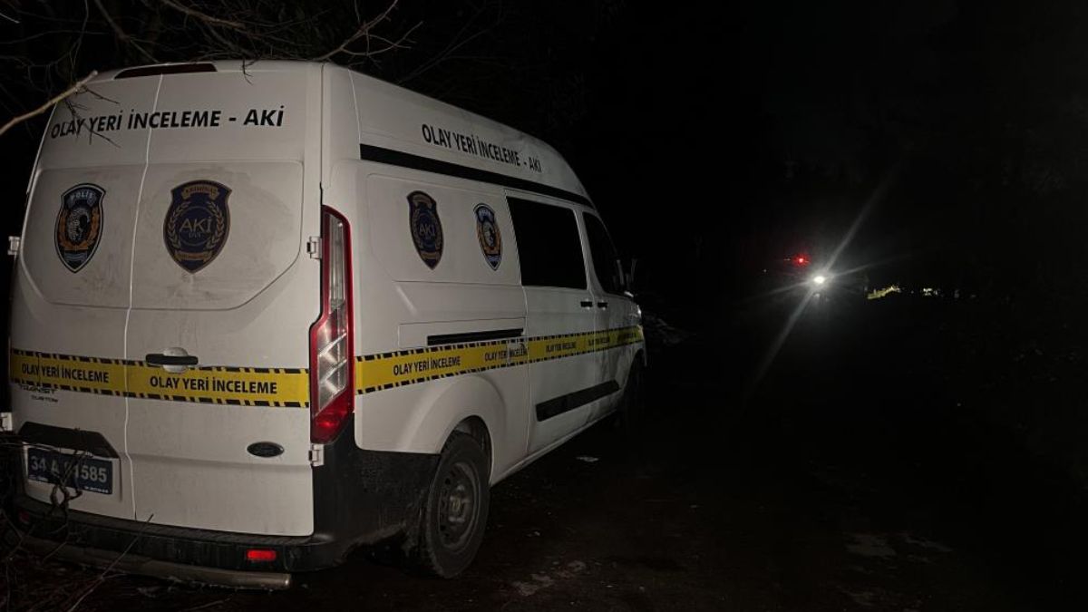 Arnavutköy'de ağaçlık alanda erkek cesedi bulundu