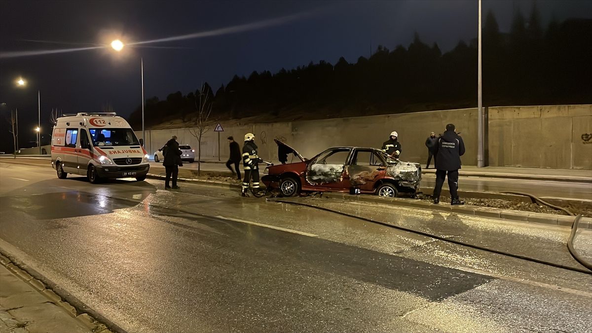 Eskişehir'de alev alan otomobilden atlayan sürücü yaralandı