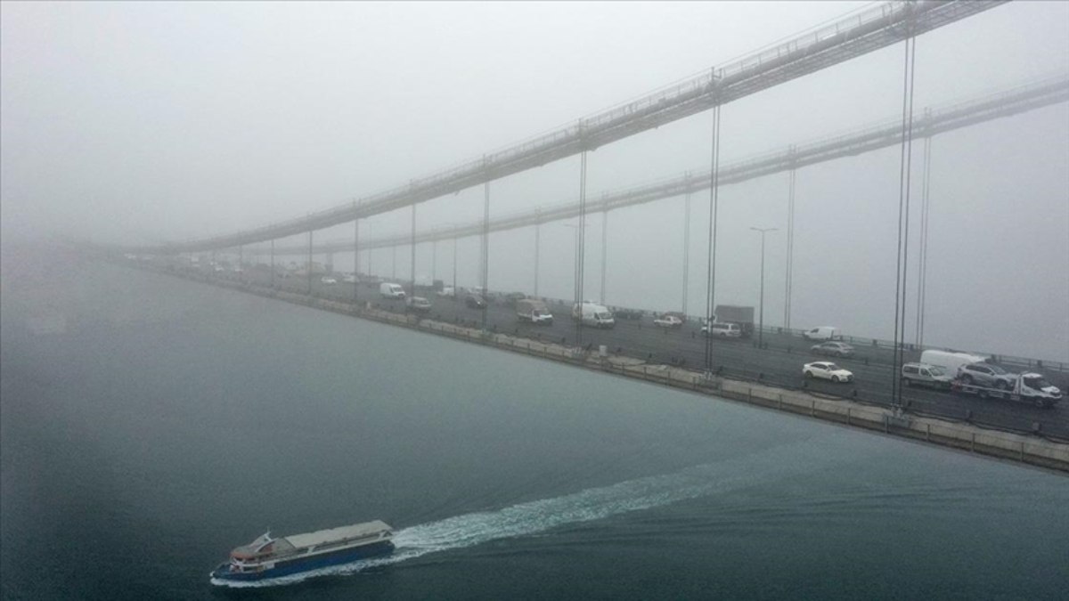 SON DAKİKA! İstanbul'da kar yağışı etkili oluyor: Boğaz trafiği durdu