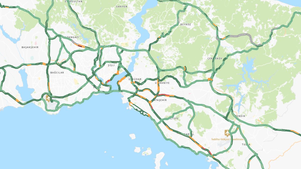 İstanbul trafiğine kar etkisi: Yollar boş kaldı