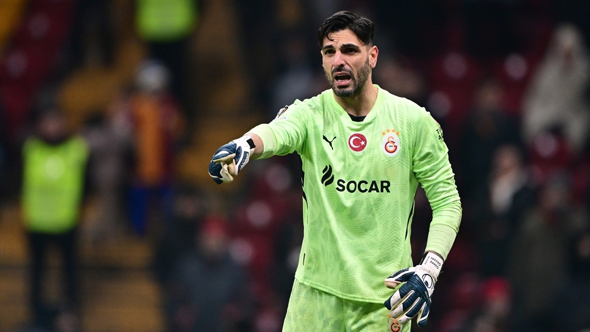 Günay Güvenç, AZ Alkmaar maçına damga vurdu