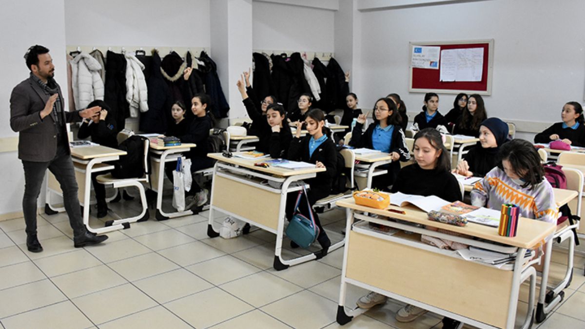 Murat öğretmenin üretken ders tekniği, eğitim tezine konu oldu