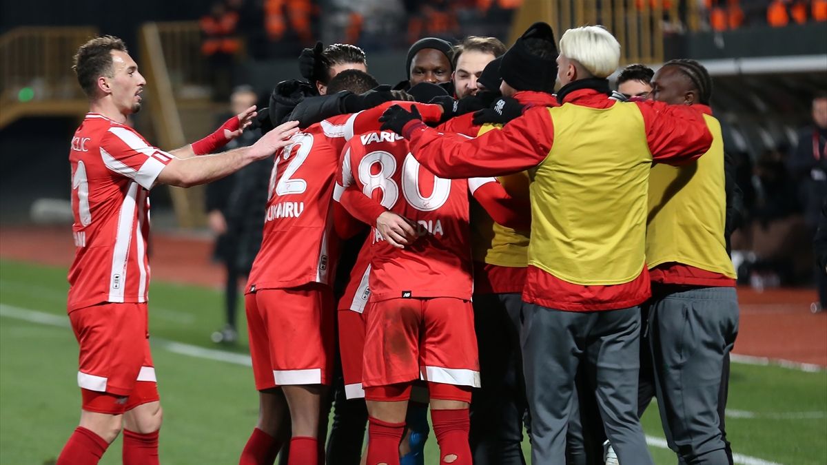 Boluspor, Manisa FK'yı iki golle geçti