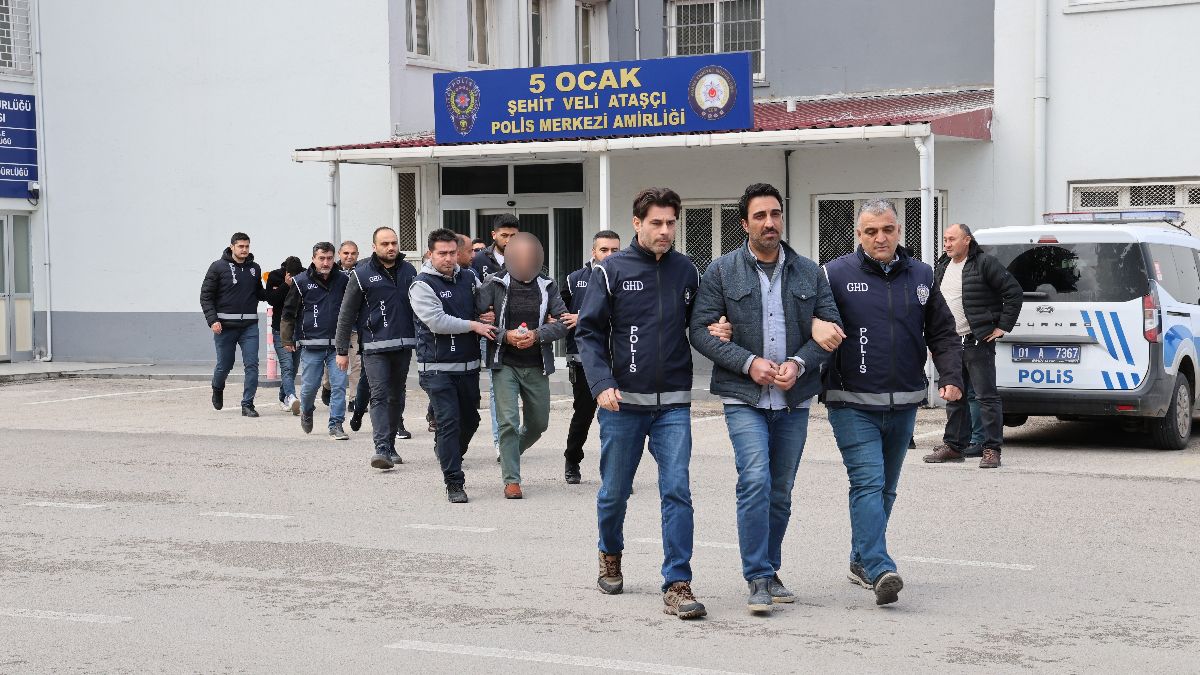 Adana'da göçmen kaçakçılığı yapan şebeke çökertildi
