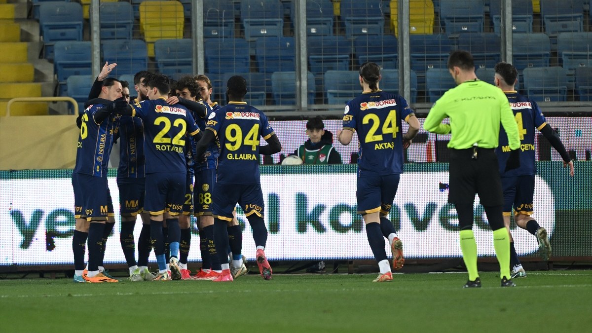 Ankaragücü, Bandırmaspor'u rahat yendi