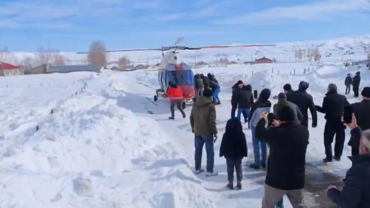 Bingöl’de yaşlı hasta için ambulans helikopter kaldırıldı