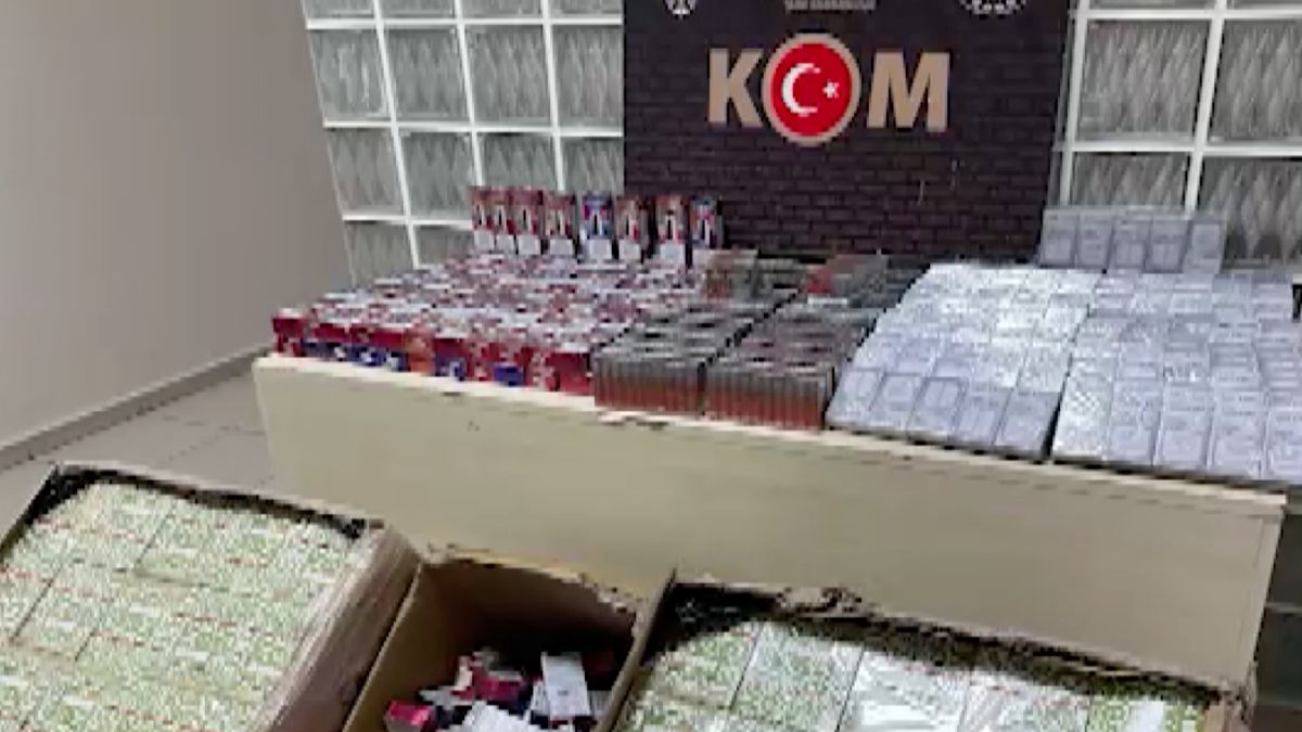 İzmir’de bir haftada gümrük kaçağı ürünlere 17 operasyon İzmir’de bir haftada gümrük kaçağı ürünlere 17 operasyon