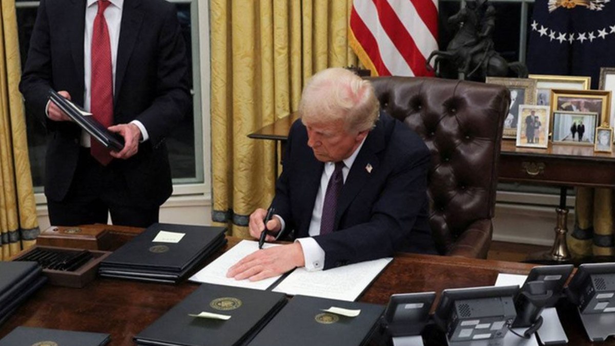 Donald Trump, Venezuela'ya sağlanan petrol muafiyeti anlaşmasını iptal etti