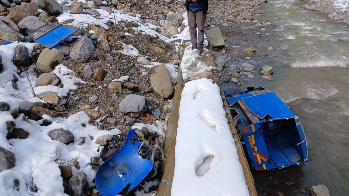 Zonguldak'ta patpat 30 metrelik uçurumdan dereye yuvarlandı