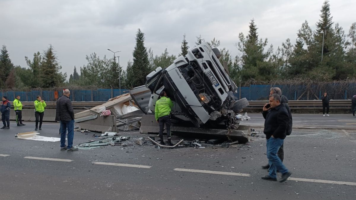 Kocaeli'de korkutan tır kazası