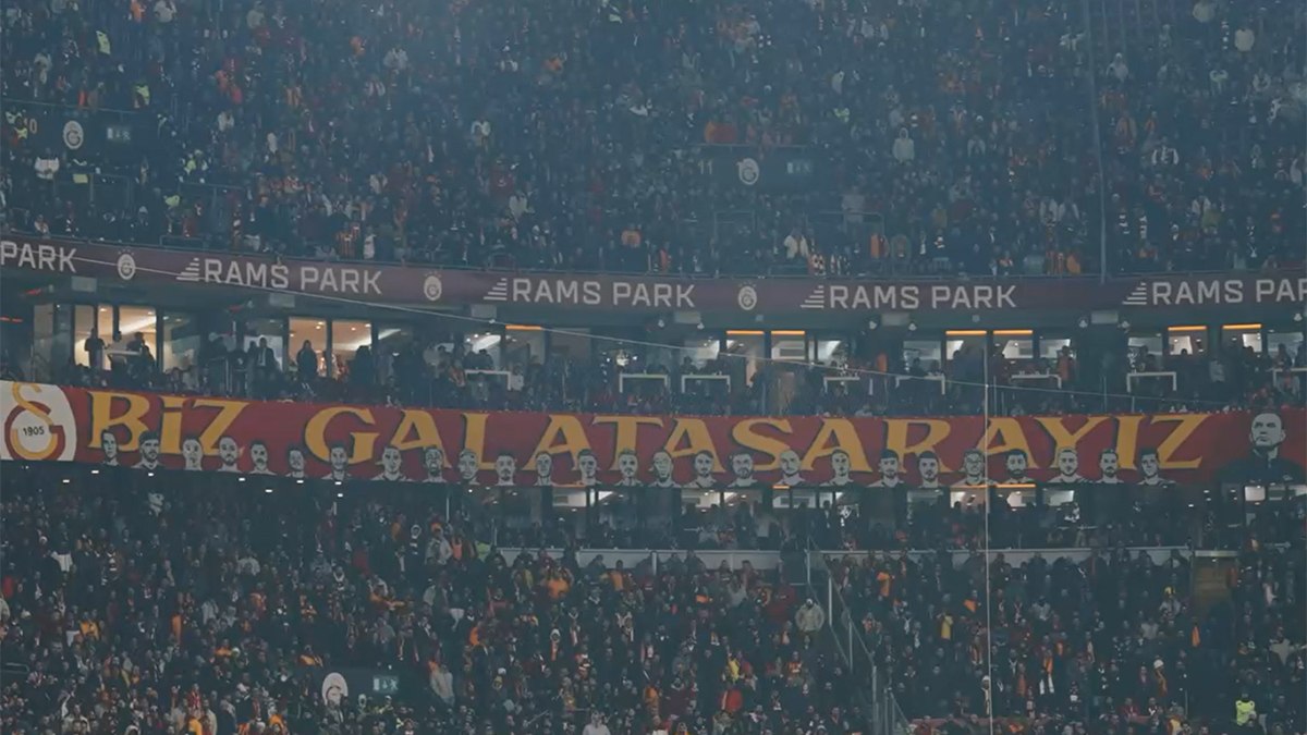 Galatasaraylı futbolcular ve Okan Buruk'tan camiaya birlik çağrısı