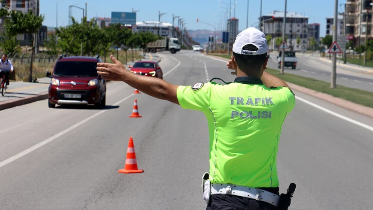 Trafik cezalarında artış: Makas atan, drift yapan, havaya ateş açanlara fırsat verilmeyecek