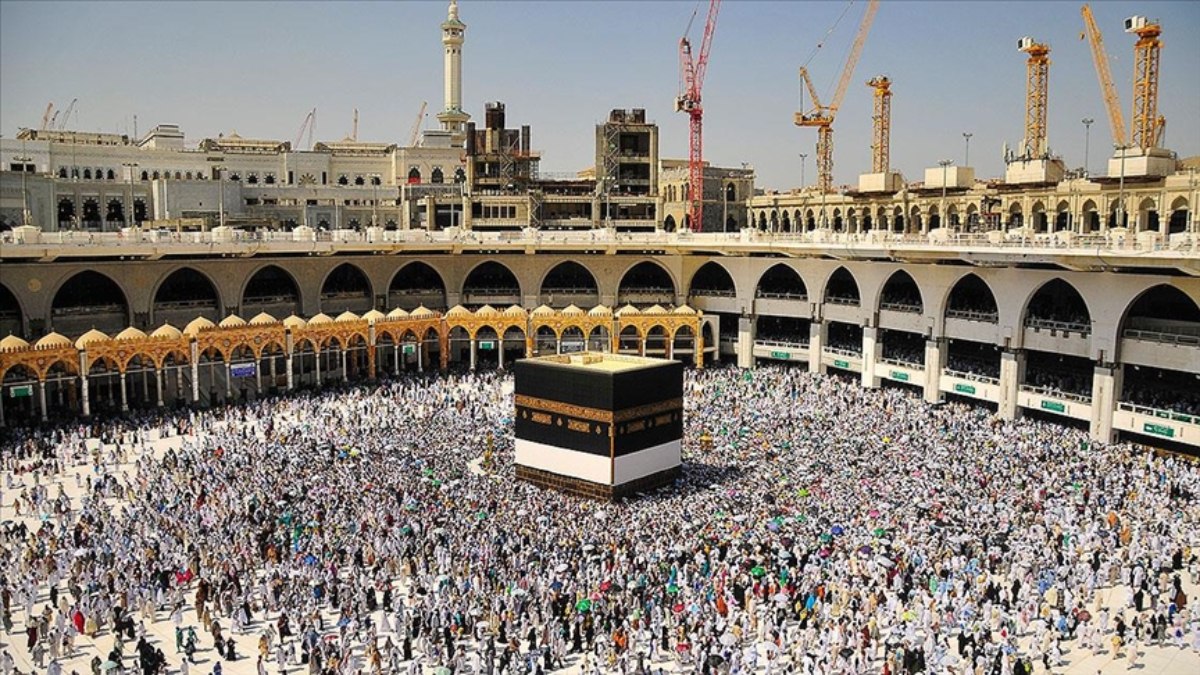 Mescid-i Haram'da ilk kez umreciler için saç tıraşı hizmeti başlatıldı
