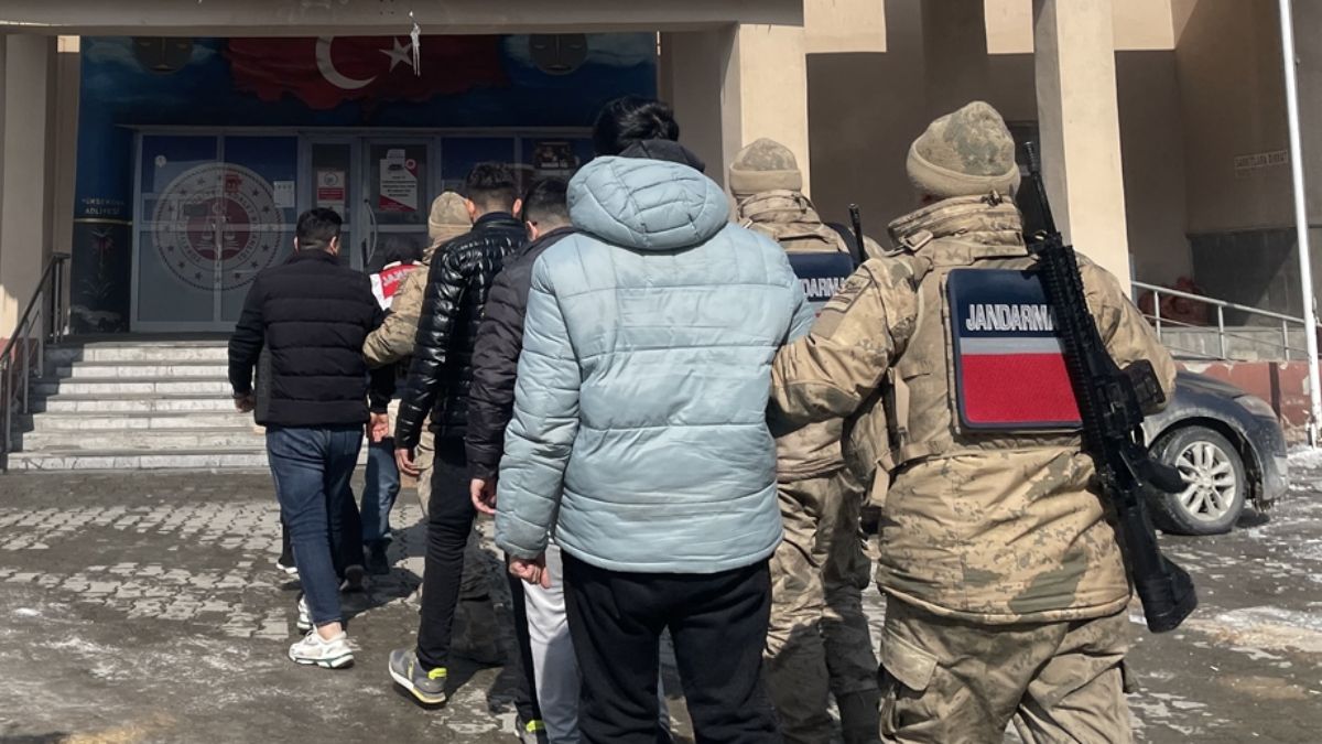 Hakkari’de 68 milyon liralık dolandırıcılık operasyonu: 1’i örgüt lideri 5 şüpheli yakalandı