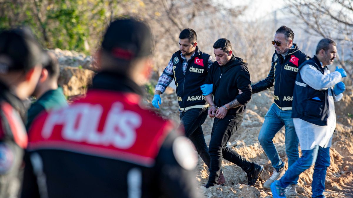 Antalya'da iki kişiyi öldüren sanığa müebbet hapis cezası verildi