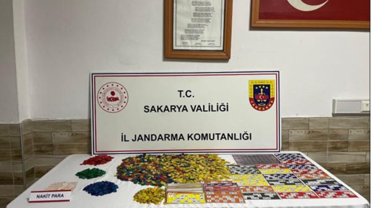 Sakarya'da kaçak kahvehanede kumar oynayanlara operasyon