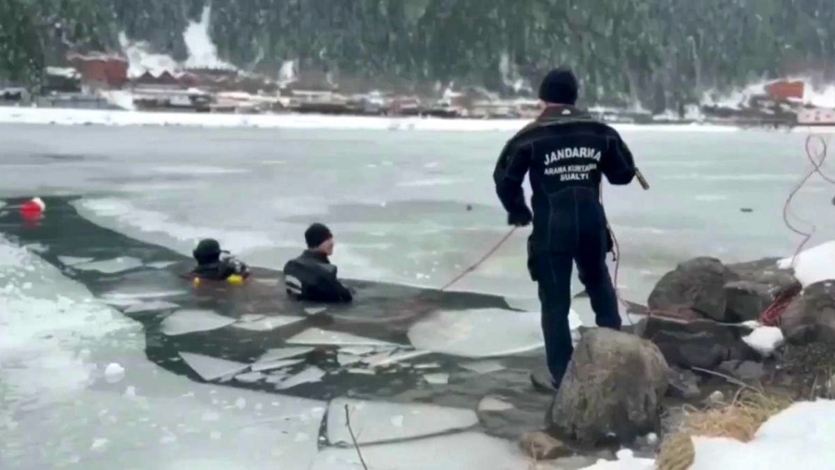 SAK Timi’nden Uzungöl’de buz altı dalış tatbikatı