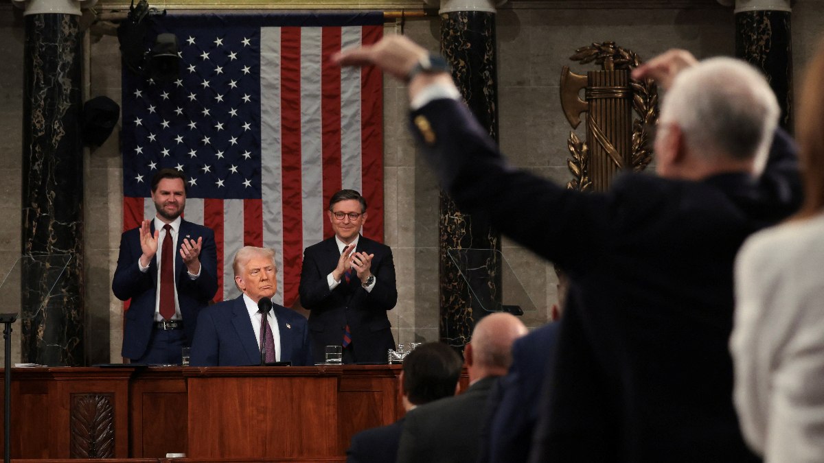 Donald Trump: Gümrük vergileri ABD'yi yeniden zengin yapacak