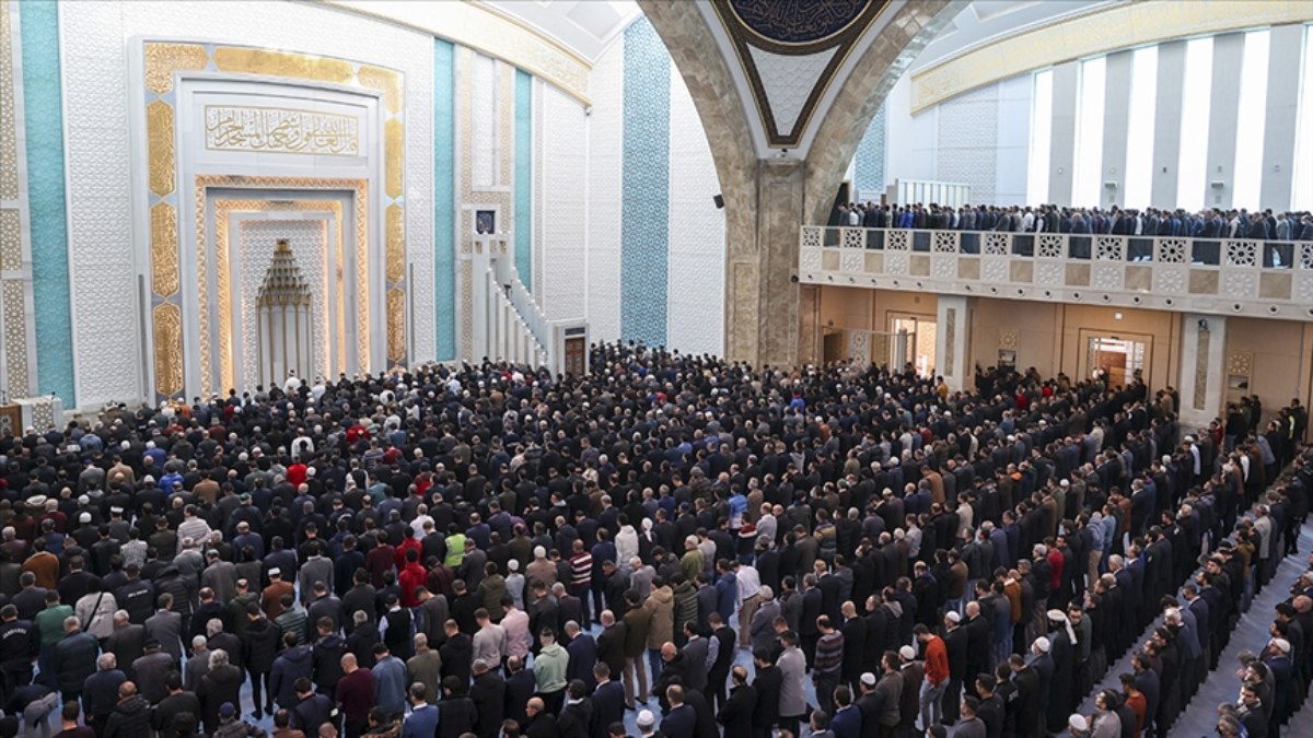 Ramazan'ın ilk cuması: 7 Mart 2025 cuma namazı saat kaçta? İllere göre ezan vakitleri