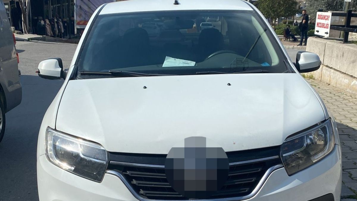 İzmir’de korsan taksi çağırıp gasbeden 3 kişi tutuklandı