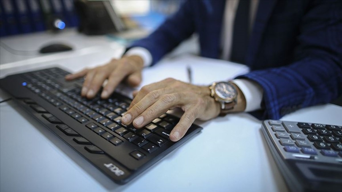 Tüm memurları ilgilendiriyor: Performansı düşük olanın işine son veriliyor