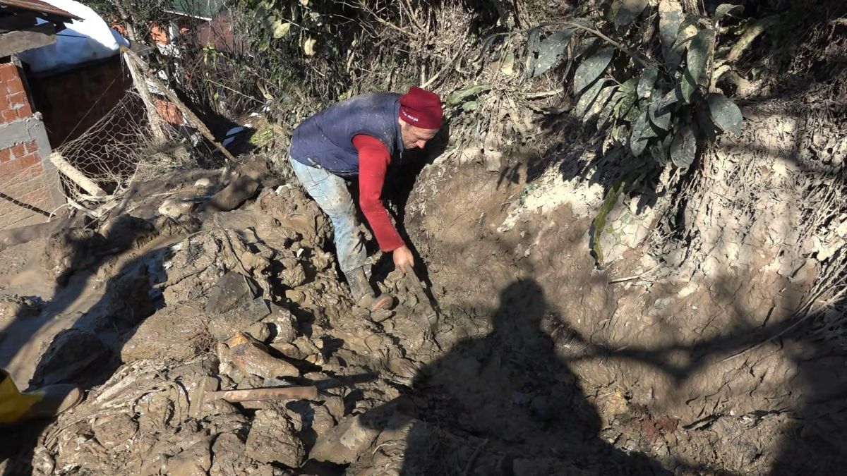 Rize’de 18 evin tahliyesine yol açan heyelanda korku dolu anları anlattılar