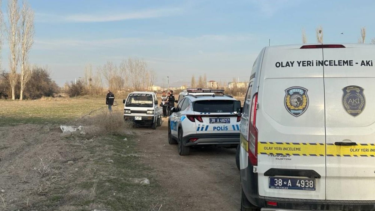 Kayseri'de boş arazide 3 kişi baygın, 1 kişi ölü bulundu