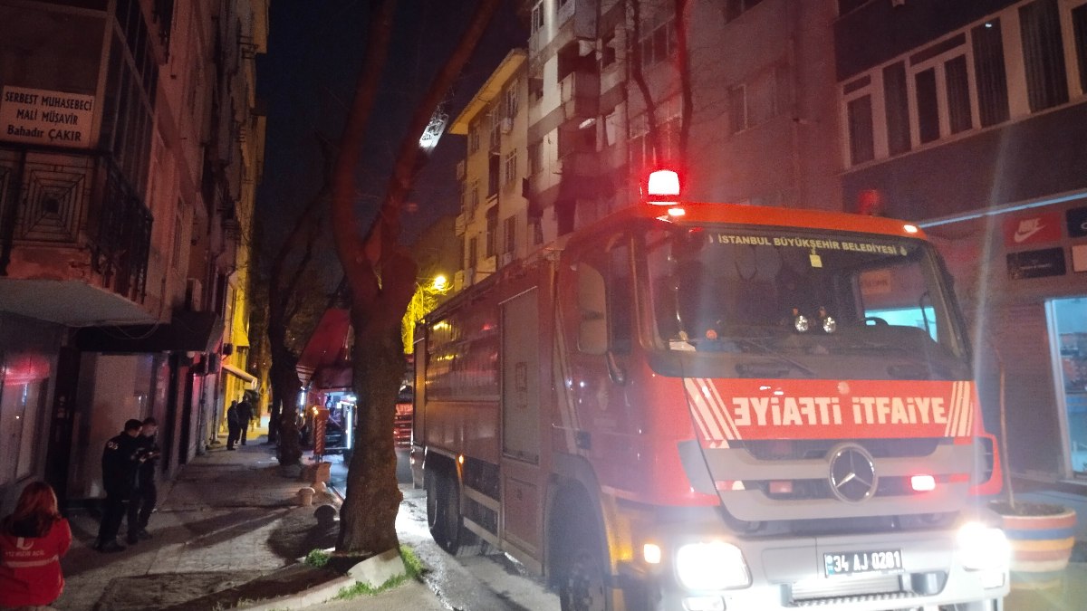 İstanbul'da 6 katlı binada korkutan yangın