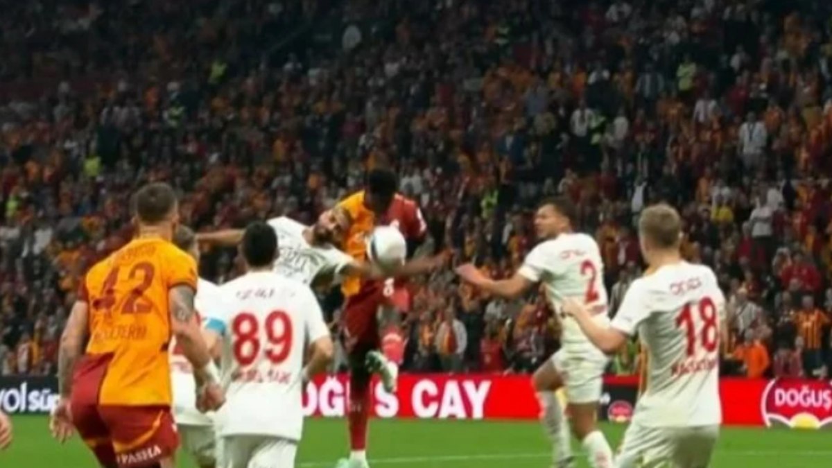 Galatasaray, Antalyaspor karşısında VAR'la penaltı kazandı