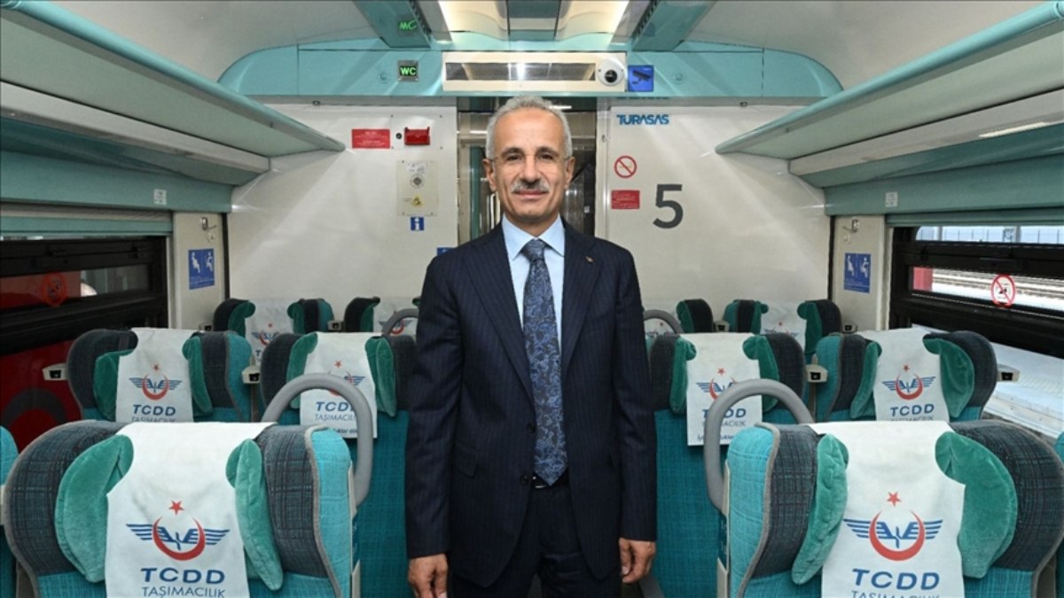 Abdulkadir Uraloğlu: Tren gar ve istasyonlarında ücretsiz internet dönemi başladı