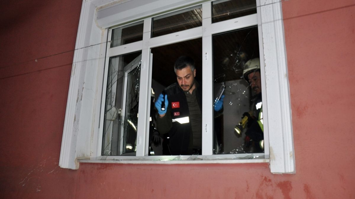 Karaman’da molotoflu saldırganlar kameraya yakalandı