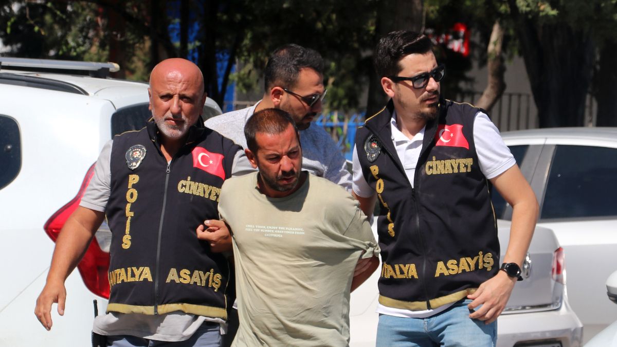 Antalya'da suç aletiyle yakalandı,