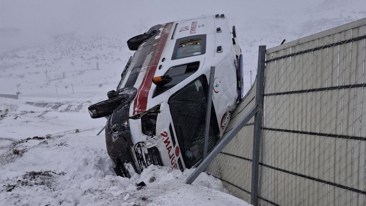 Kahramanmaraş'ta ambulans kaza yaptı