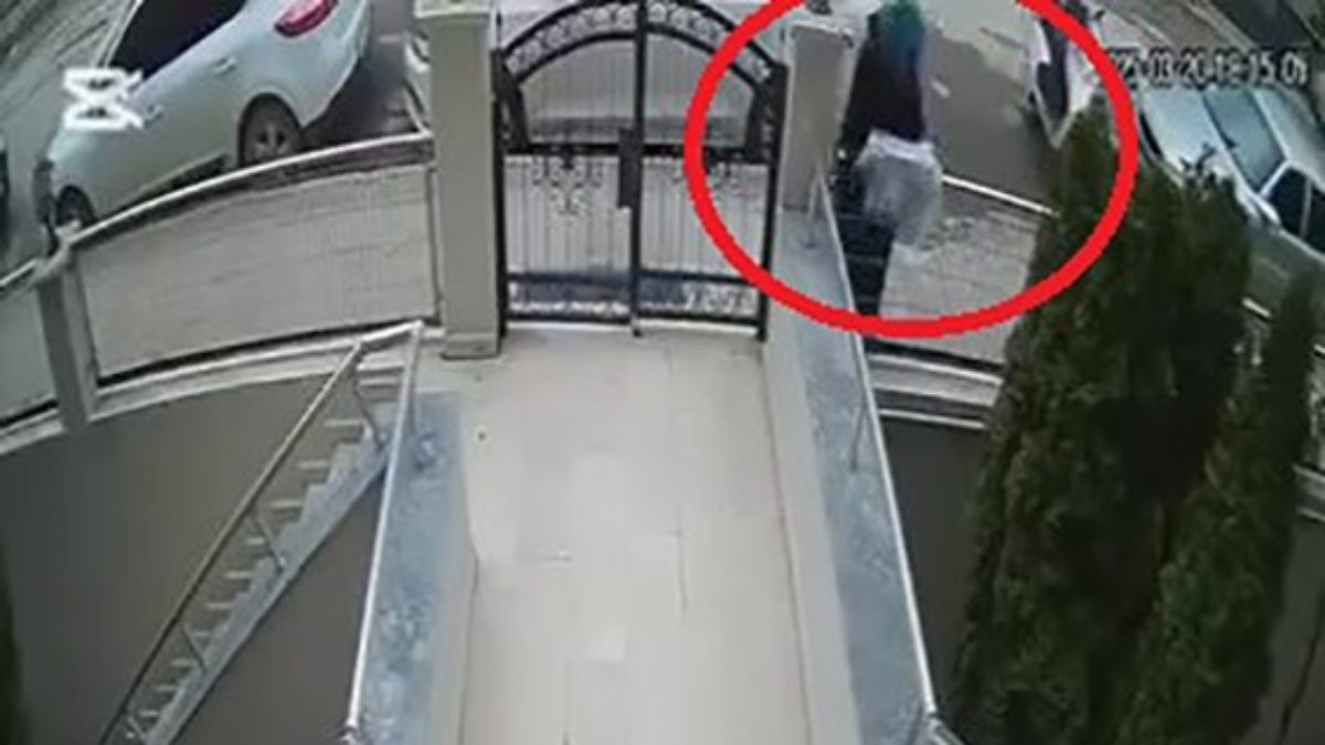 Kocaeli'de apartmanın önüne bırakılan ampulleri çaldı