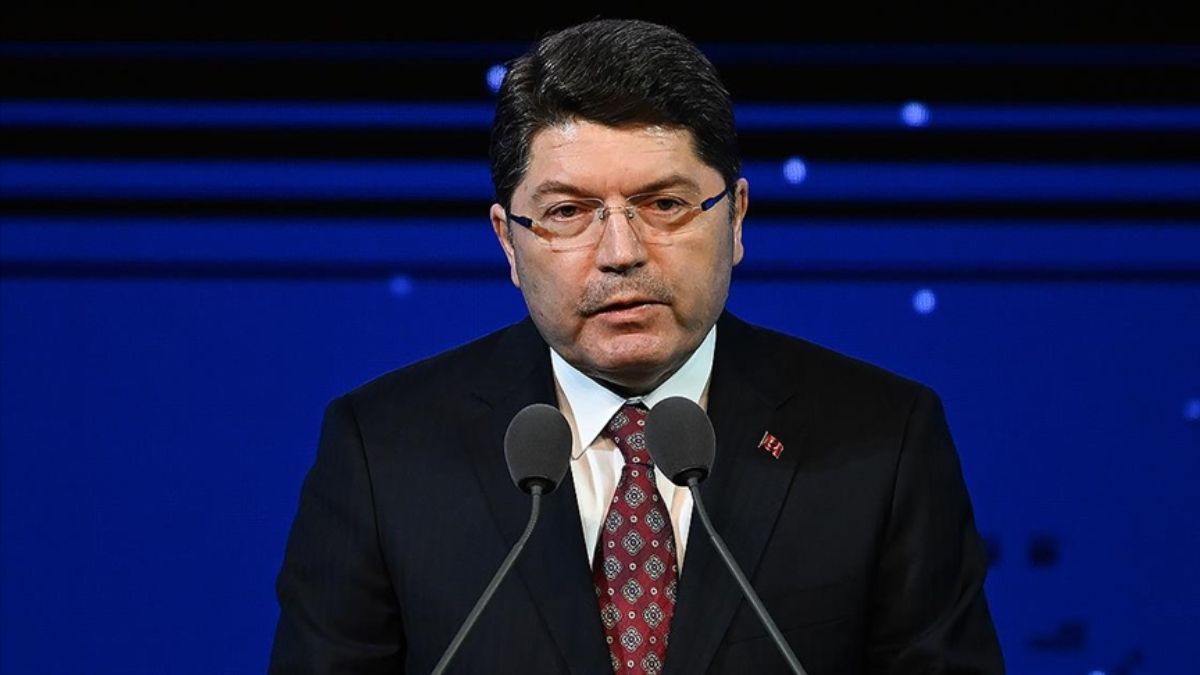 Adalet Bakanı Yılmaz Tunç: Adli soruşturmalar siyasi zemine çekilmemeli
