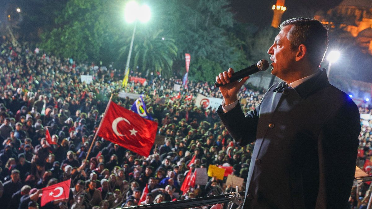 Özgür Özel İstanbul Valisi Davut Gül'ü tehdit etti