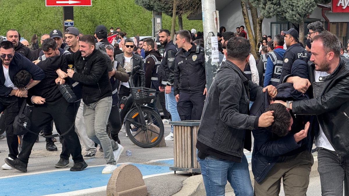 Sakarya'da İmamoğlu protestosu